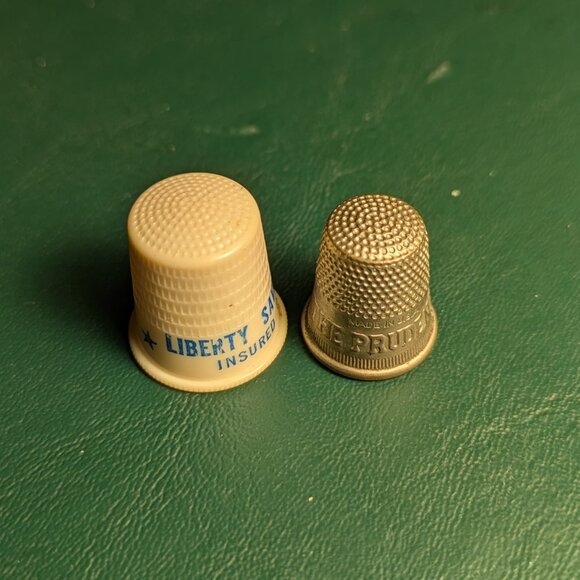 Lot of 2 vintage advertising thimbles: Prudential Insurance, Liberty Savings - Picture 1 of 11
